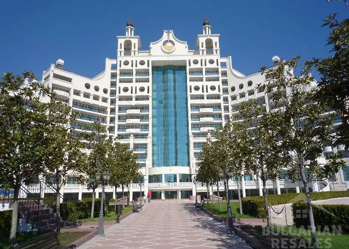 Sunset C8-24 Apartment *